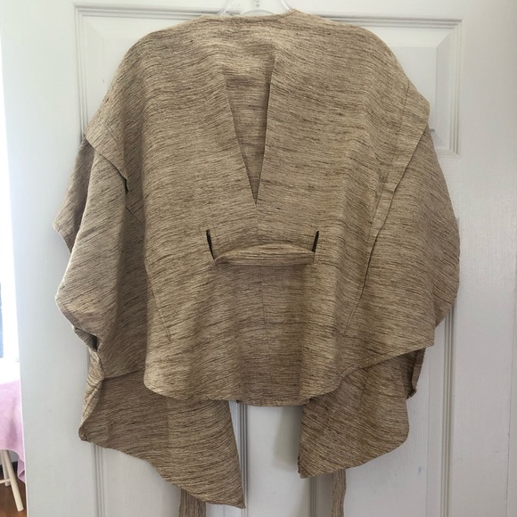Cape-like linen jacket - Picture 2 of 2